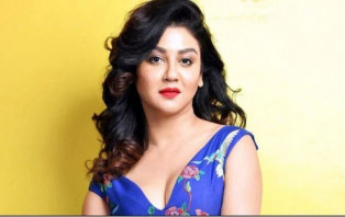 সাংবাদিক রোজিনাকে নিয়ে জয়া আহসানের স্ট্যাটাস