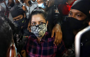 ৫০ হাজার টাকা মুচলেকায় আলোচিত চিত্রনায়িকা পরীমনির জামিন 