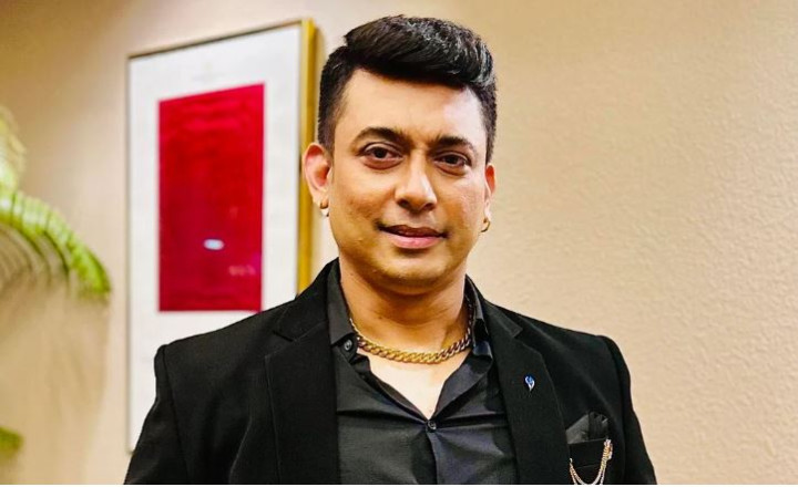 ‘নারী আটকায় জায়েদ খানে, জায়েদ আটকায় সুন্দরীতে’