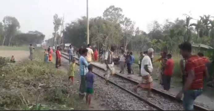 আদিতমারীতে ট্রেনে কাটা পড়ে অজ্ঞাত বৃদ্ধার মৃত্যু